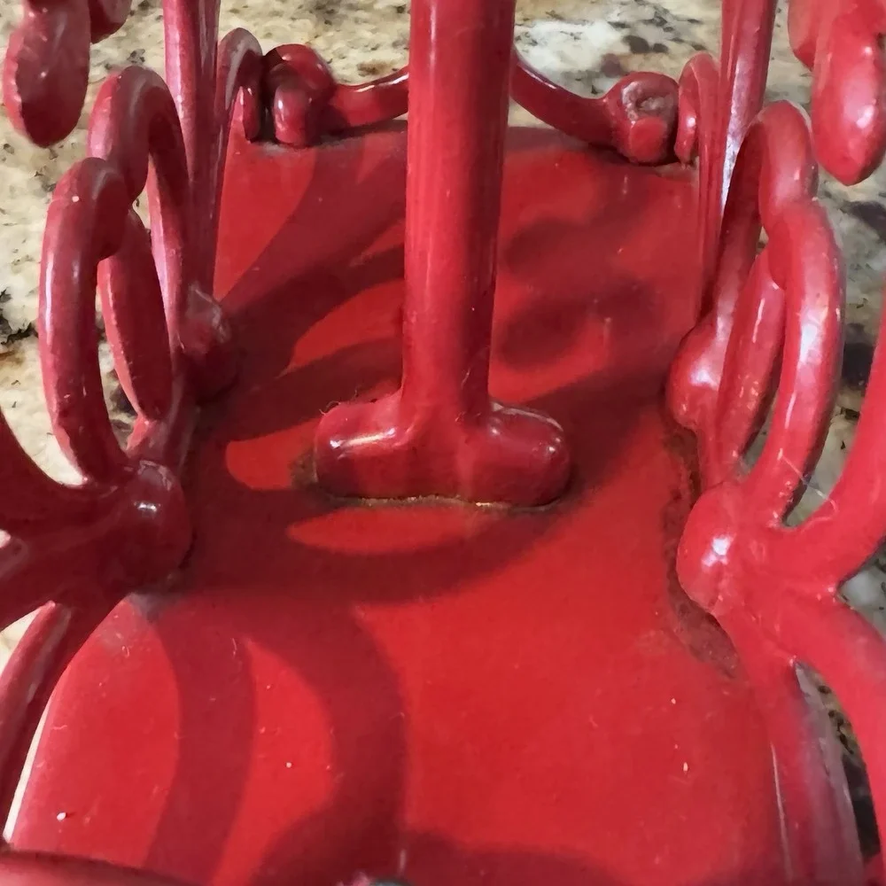 Red Heart Cast Iron Salt & Pepper Shaker Caddy Holder Farmhouse Kitchen Decor